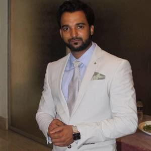 Meet your Posher, Faisal